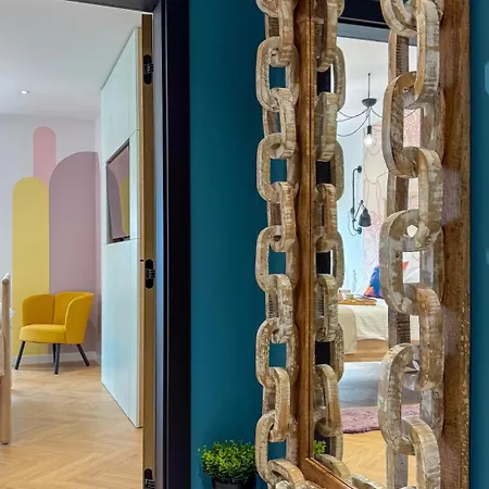 Apartment Gravity Warna